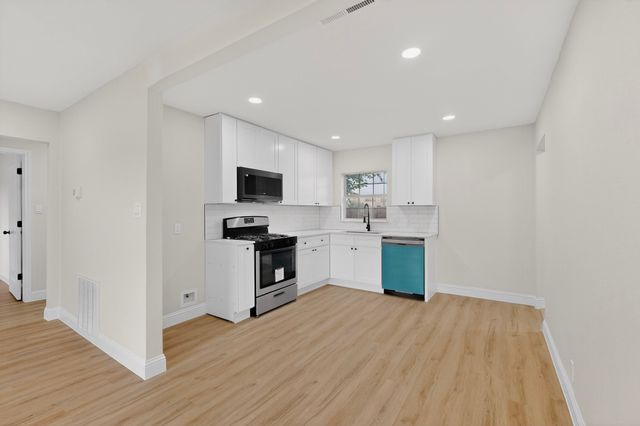 930 Shawnee Trace, Grand Prairie, TX 75051