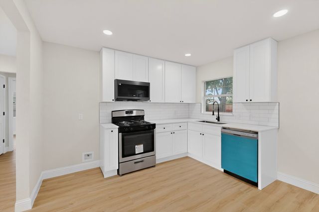 930 Shawnee Trace, Grand Prairie, TX 75051