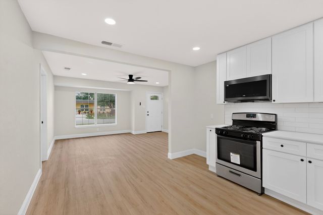 930 Shawnee Trace, Grand Prairie, TX 75051