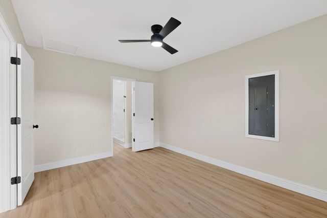 930 Shawnee Trace, Grand Prairie, TX 75051