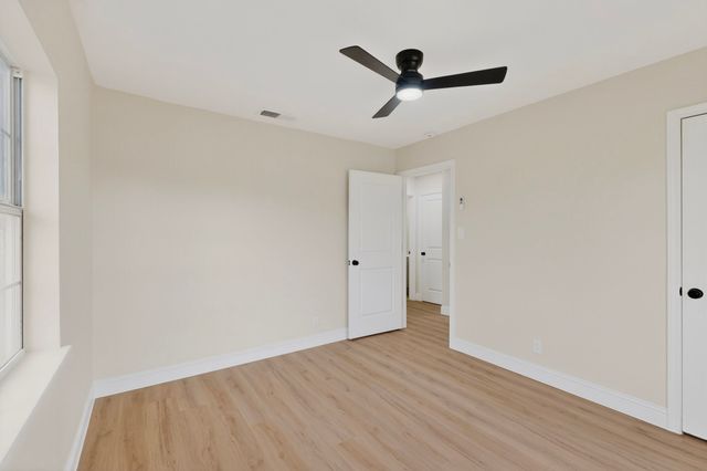 930 Shawnee Trace, Grand Prairie, TX 75051