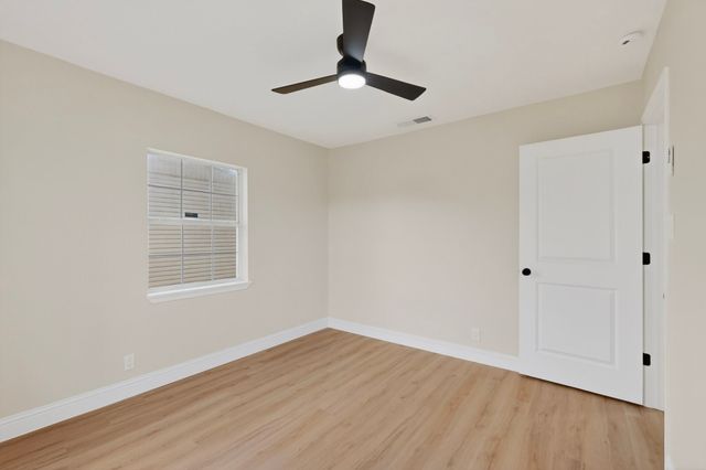 930 Shawnee Trace, Grand Prairie, TX 75051