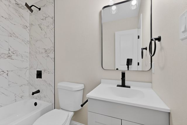 930 Shawnee Trace, Grand Prairie, TX 75051