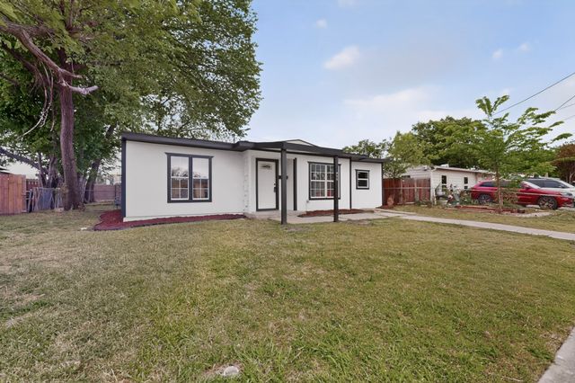 930 Shawnee Trace, Grand Prairie, TX 75051