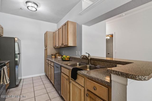 7800 POINT MEADOWS Drive 126, Jacksonville, FL 32256