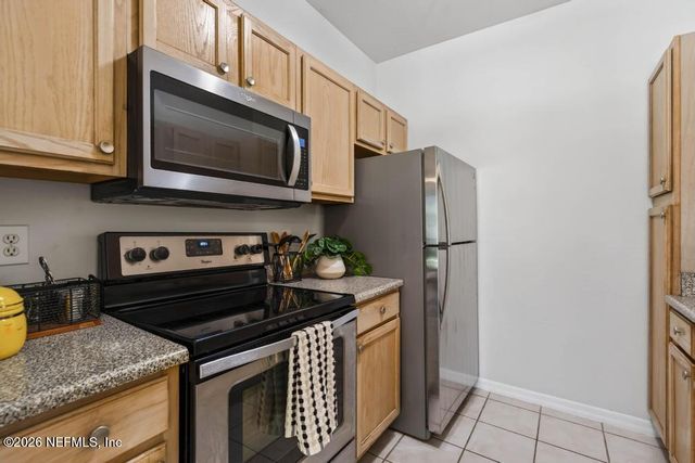 7800 POINT MEADOWS Drive 126, Jacksonville, FL 32256