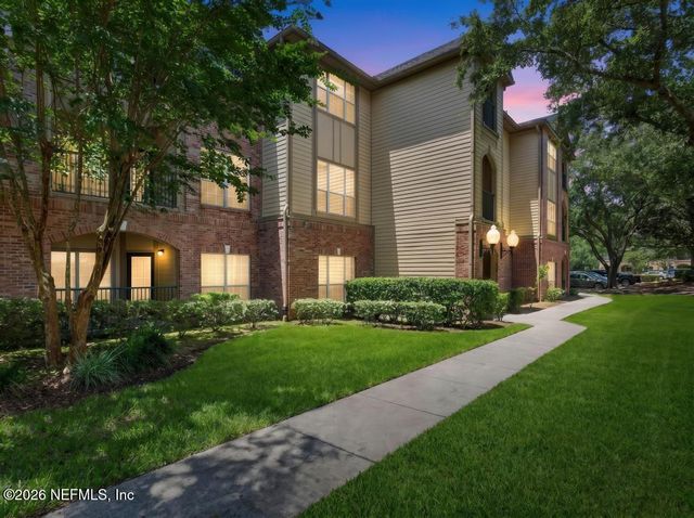 7800 POINT MEADOWS Drive 126, Jacksonville, FL 32256