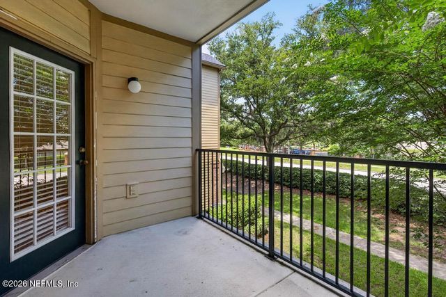 7800 POINT MEADOWS Drive 126, Jacksonville, FL 32256