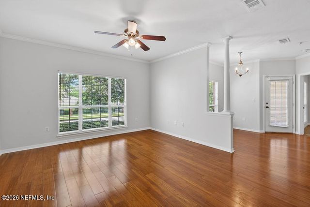 7800 POINT MEADOWS Drive 126, Jacksonville, FL 32256