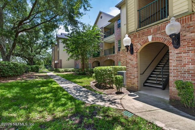 7800 POINT MEADOWS Drive 126, Jacksonville, FL 32256