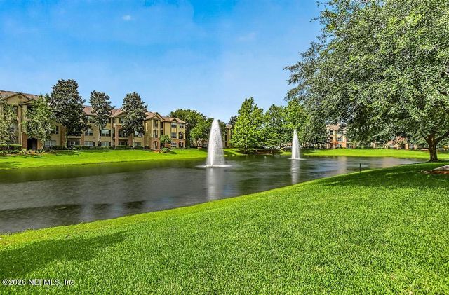 7800 POINT MEADOWS Drive 126, Jacksonville, FL 32256