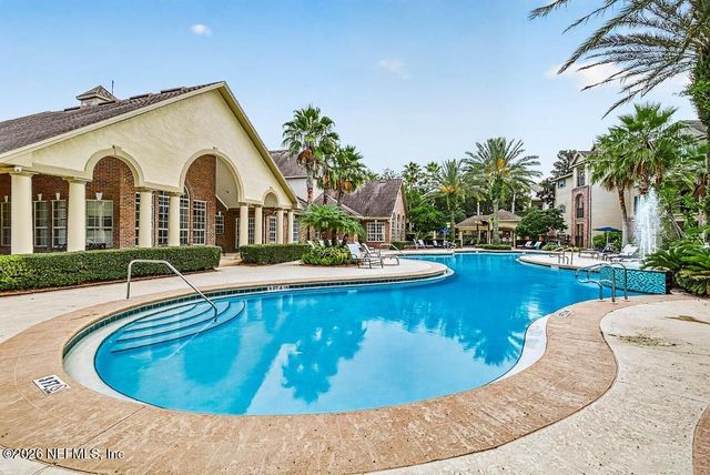 7800 POINT MEADOWS Drive 126, Jacksonville, FL 32256