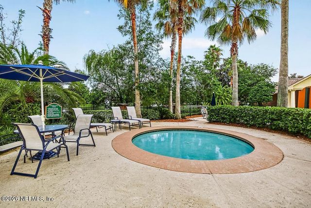 7800 POINT MEADOWS Drive 126, Jacksonville, FL 32256