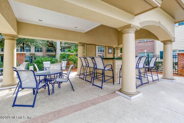 7800 POINT MEADOWS Drive 126, Jacksonville, FL 32256