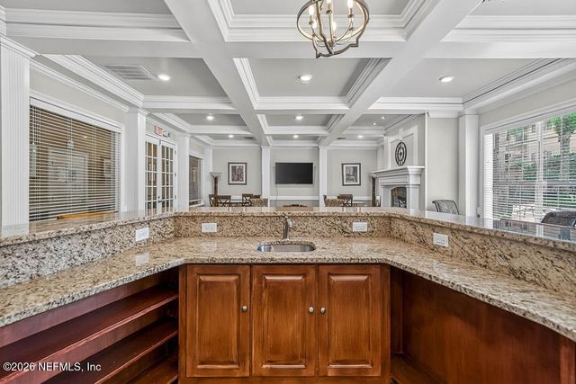 7800 POINT MEADOWS Drive 126, Jacksonville, FL 32256