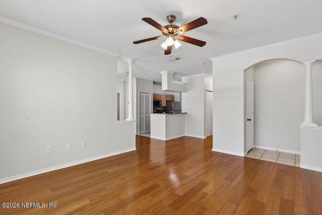 7800 POINT MEADOWS Drive 126, Jacksonville, FL 32256