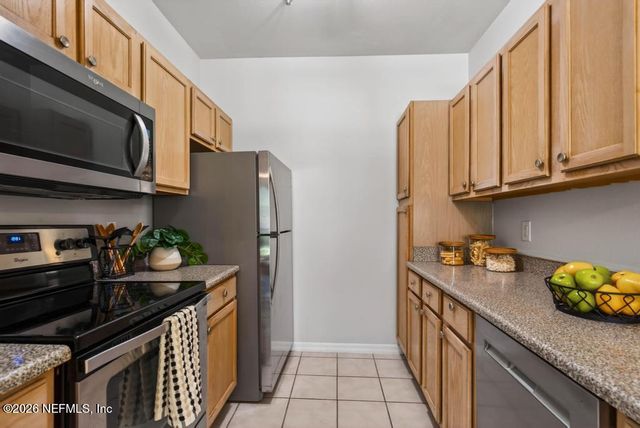 7800 POINT MEADOWS Drive 126, Jacksonville, FL 32256