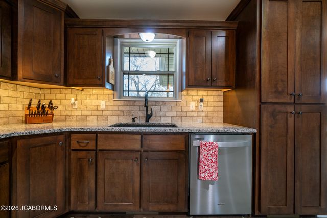 1322 SUMMERFIELD DRIVE, Jefferson City, MO 65109