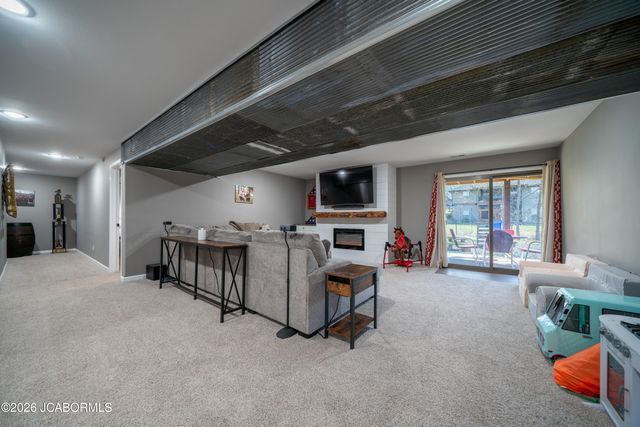 1322 SUMMERFIELD DRIVE, Jefferson City, MO 65109