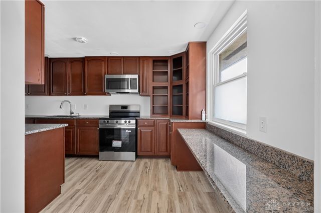 1243 Student Avenue, Springfield, OH 45503