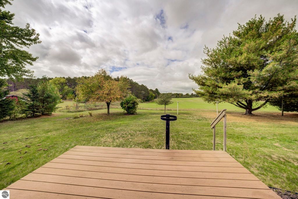 Image 10 of property listing at 11222 Blackman Road, Kingsley, MI 49649