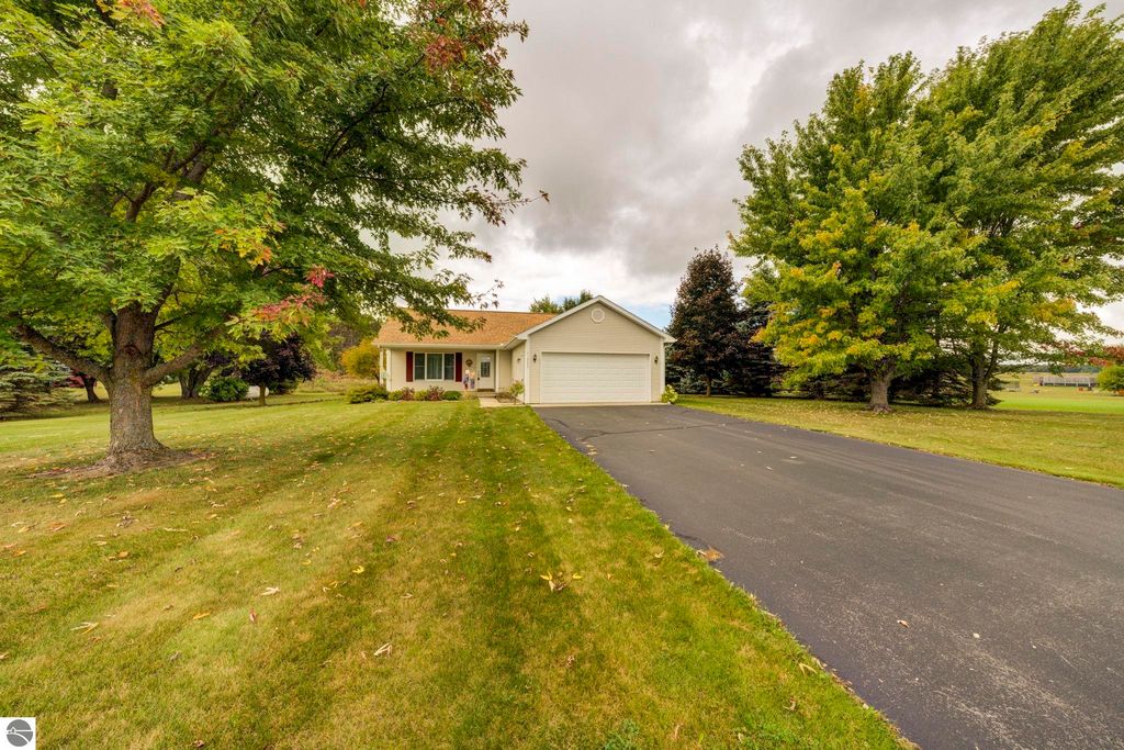 Image 39 of property listing at 11222 Blackman Road, Kingsley, MI 49649