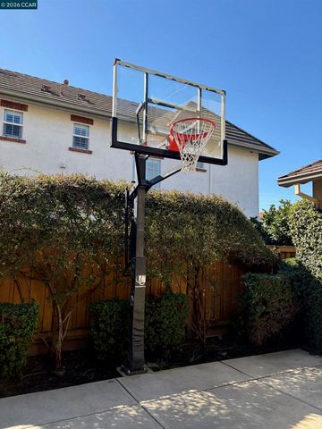 2261 Genoa St, Danville, CA 94506