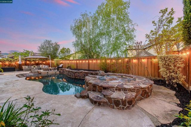 2261 Genoa St, Danville, CA 94506