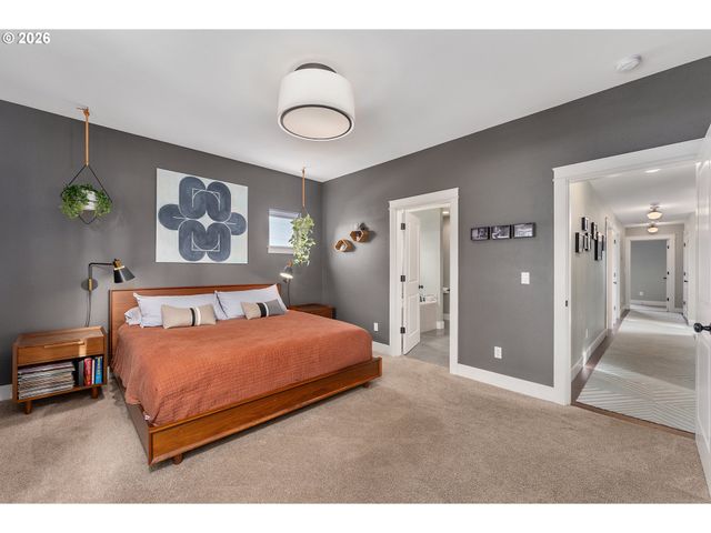 7406 N LEONARD St, Portland, OR 97203