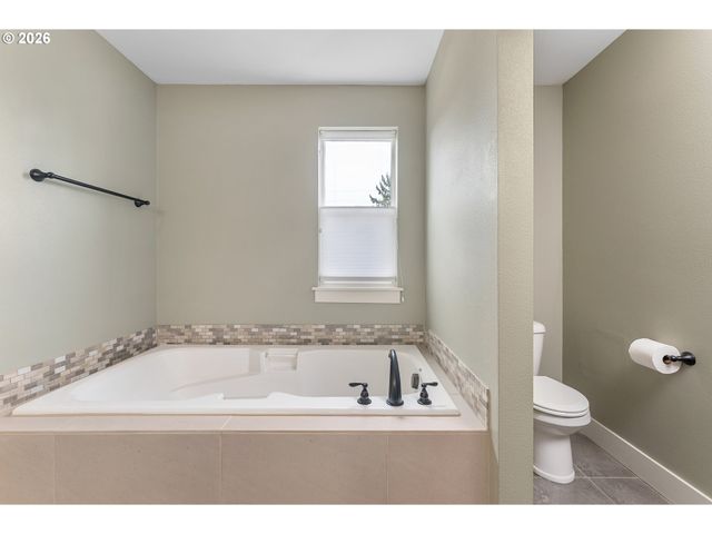 7406 N LEONARD St, Portland, OR 97203