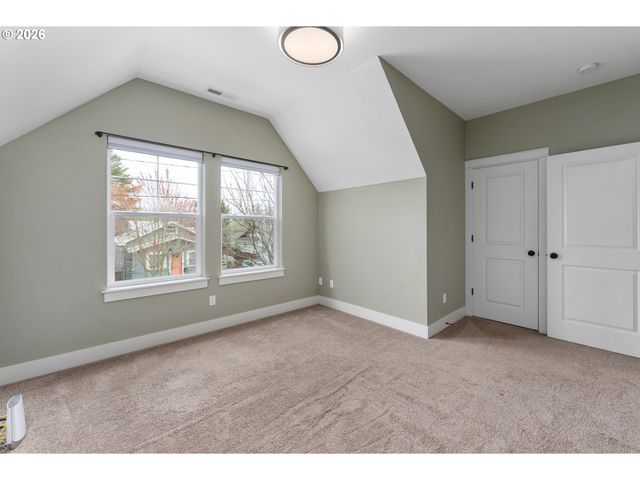 7406 N LEONARD St, Portland, OR 97203