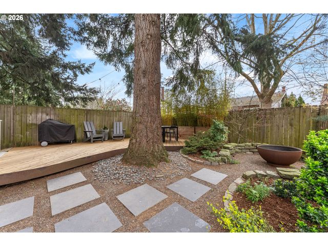 7406 N LEONARD St, Portland, OR 97203