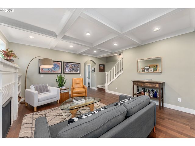 7406 N LEONARD St, Portland, OR 97203