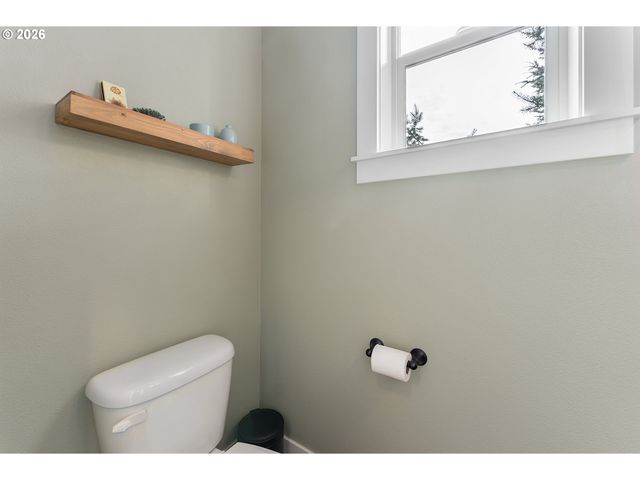 7406 N LEONARD St, Portland, OR 97203