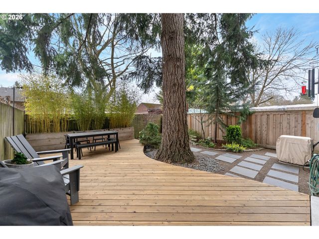 7406 N LEONARD St, Portland, OR 97203