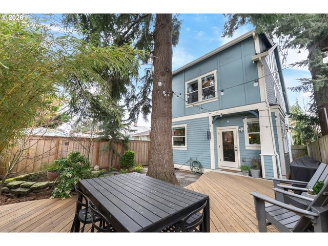 7406 N LEONARD St, Portland, OR 97203