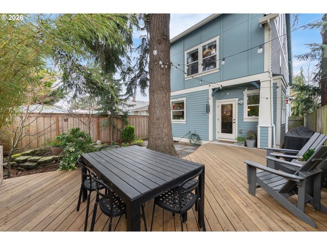 7406 N LEONARD St, Portland, OR 97203