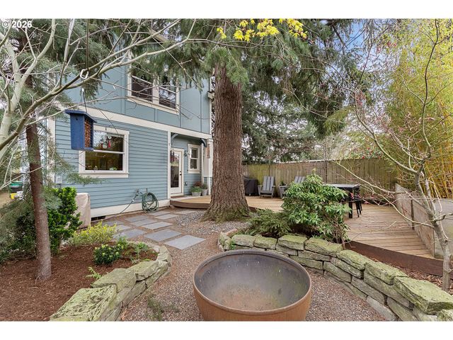 7406 N LEONARD St, Portland, OR 97203