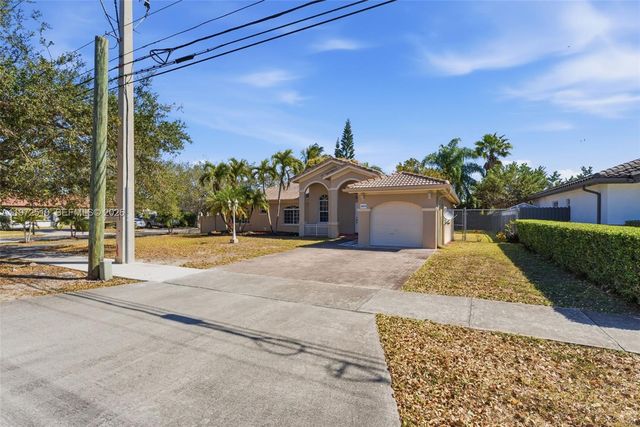 18049 SW 152nd Ave, Miami, FL 33187