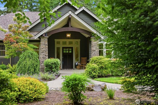 605 Hyak Way, Fox Island, WA 98333