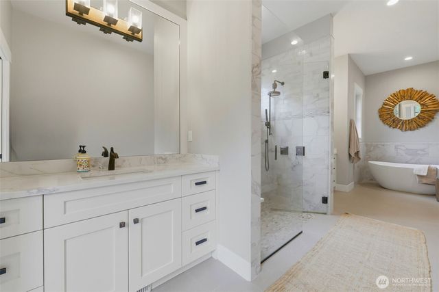 605 Hyak Way, Fox Island, WA 98333