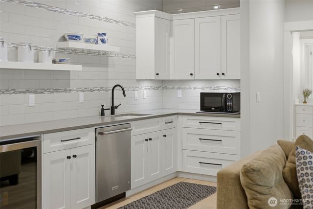 605 Hyak Way, Fox Island, WA 98333