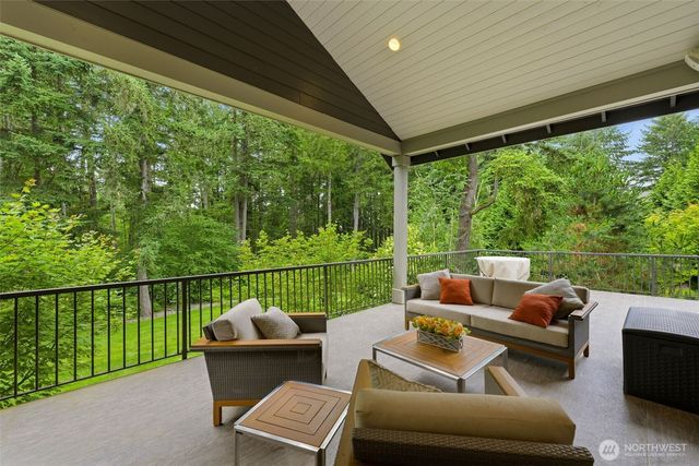 605 Hyak Way, Fox Island, WA 98333