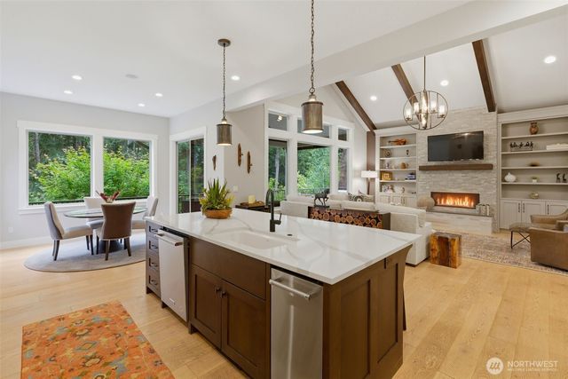 605 Hyak Way, Fox Island, WA 98333