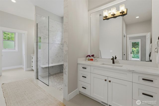 605 Hyak Way, Fox Island, WA 98333