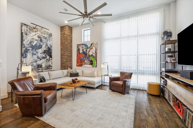 2914 Lamar Street, Houston, TX 77003