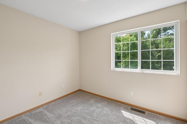 9062 Terra Verde Trail, Eden Prairie, MN 55347