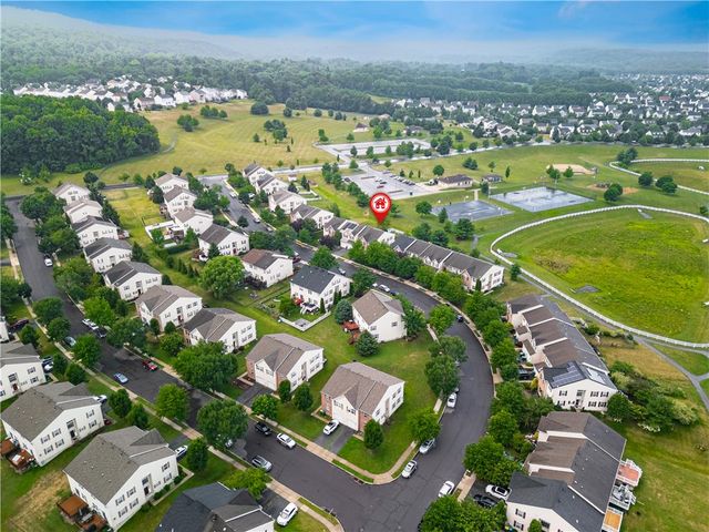 7073 Hunt Drive, Lower Macungie Twp, PA 18062