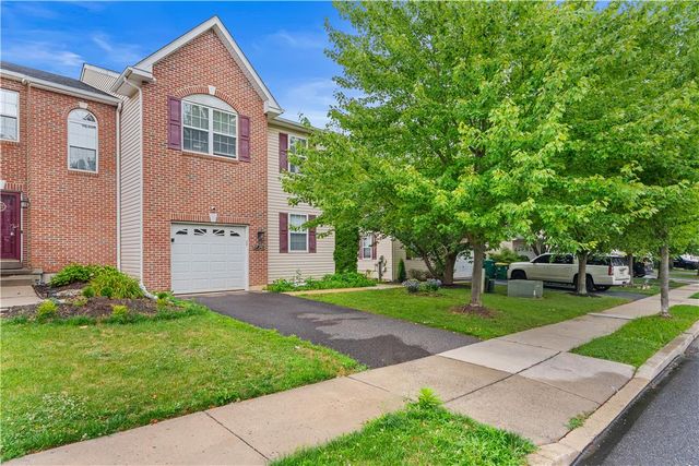 7073 Hunt Drive, Lower Macungie Twp, PA 18062