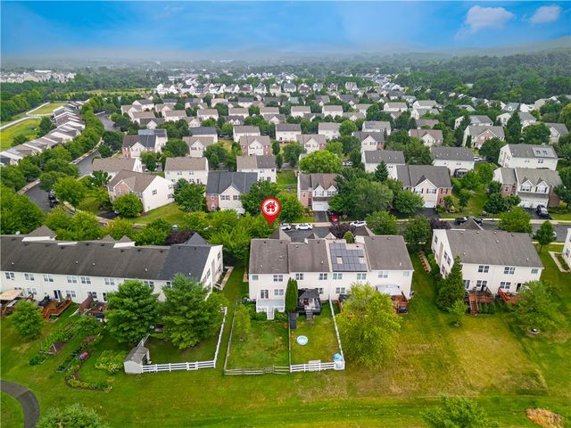 7073 Hunt Drive, Lower Macungie Twp, PA 18062